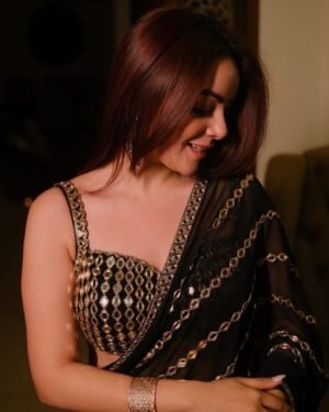 Saree - Image 4